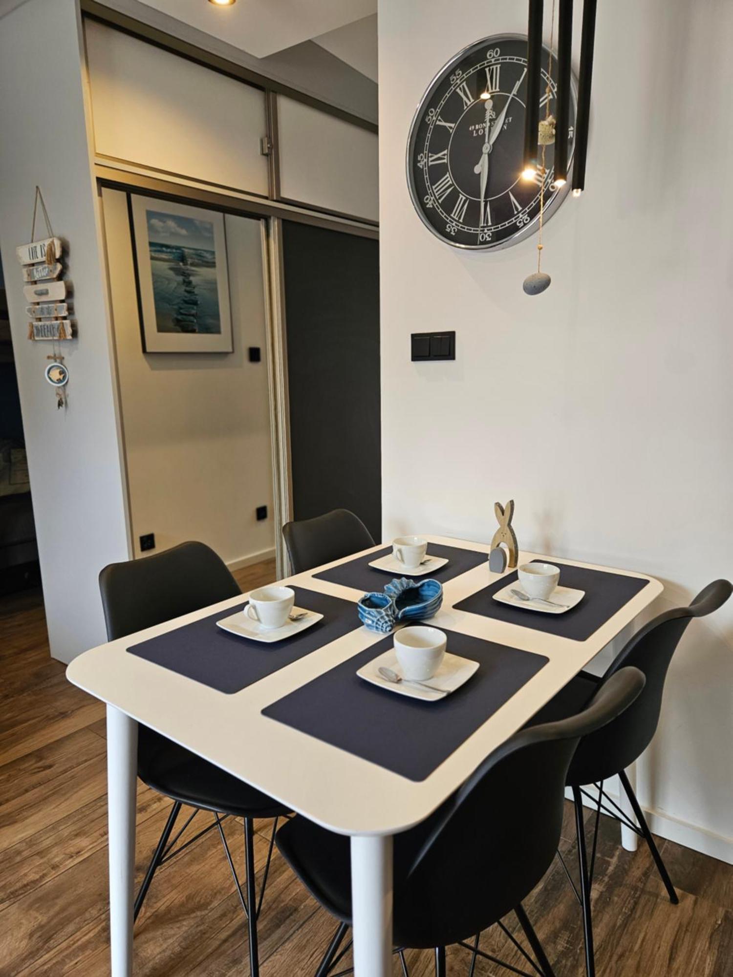 Apartament Grunwaldzka 105 Z Tarasem 5O M Do Plazy Pobierowo Luaran gambar